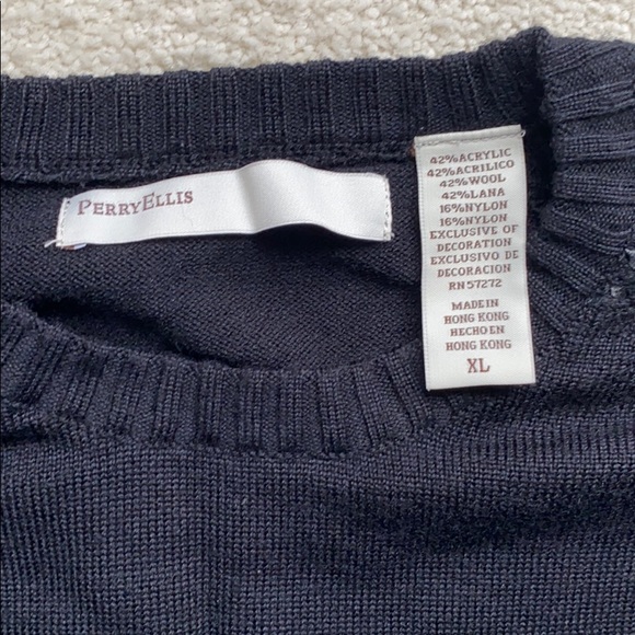 Perry Ellis sweater - Picture 3 of 4